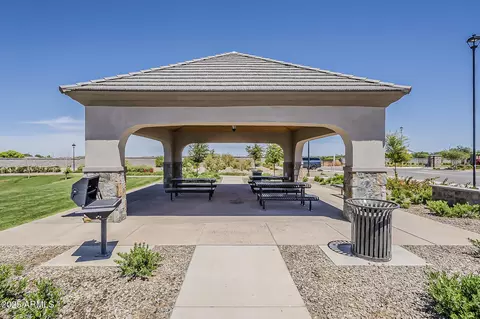 View/Area - 2697 E Maplewood St, Gilbert, AZ 85297 photo 1 of 4