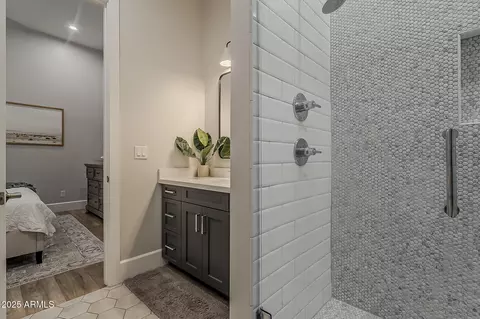 Bath - 2697 E Maplewood St, Gilbert, AZ 85297 photo 11 of 14