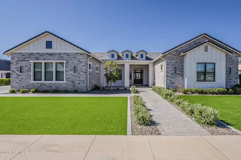 Exterior - 2697 E Maplewood St, Gilbert, AZ 85297 photo 2 of 16