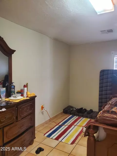 Bedroom - 3041 E Osborn Rd, Phoenix, AZ 85016 photo 1 of 1