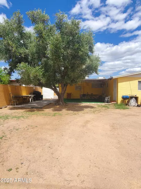 Exterior - 3041 E Osborn Rd, Phoenix, AZ 85016 photo 2 of 6