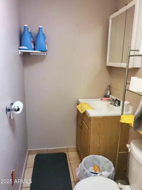 Bath - 3041 E Osborn Rd, Phoenix, AZ 85016 photo 2 of 3