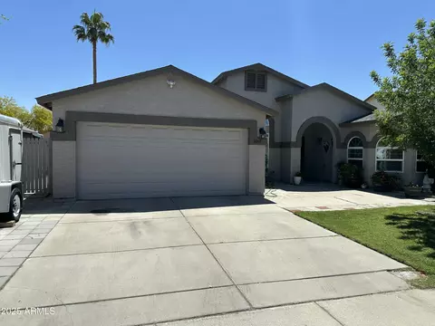 Exterior - 9001 W Windsor Ave, Phoenix, AZ 85037 photo 3 of 8