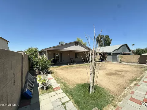 Exterior - 9001 W Windsor Ave, Phoenix, AZ 85037 photo 7 of 8