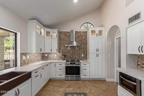 Kitchen - 1946 E Caroline Ln, Tempe, AZ 85284 photo 2 of 6