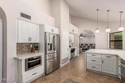 Kitchen - 1946 E Caroline Ln, Tempe, AZ 85284 photo 6 of 6