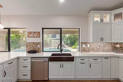 Kitchen - 1946 E Caroline Ln, Tempe, AZ 85284 photo 3 of 6