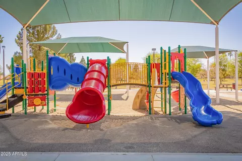 View/Area - 1946 E Caroline Ln, Tempe, AZ 85284 photo 1 of 2