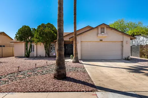 8157 W Mclellan Rd, Glendale, AZ 85303