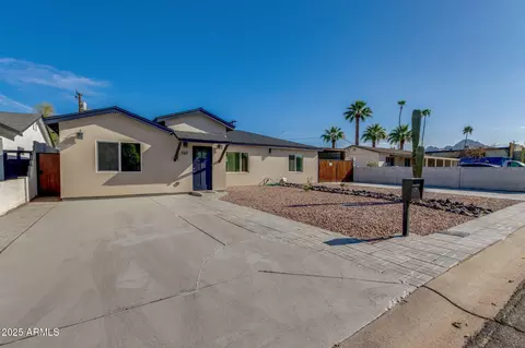 Exterior - 542 E Flynn Ln, Phoenix, AZ 85012 photo 2 of 8