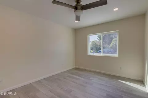 Bedroom - 542 E Flynn Ln, Phoenix, AZ 85012 photo 2 of 6