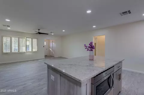 Other - 542 E Flynn Ln, Phoenix, AZ 85012 photo 2 of 6