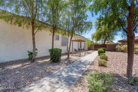 Exterior - 1096 E Lodgepole Dr, Gilbert, AZ 85298 photo 10 of 18