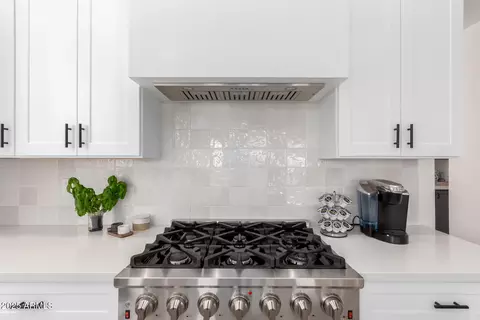 Kitchen - 1096 E Lodgepole Dr, Gilbert, AZ 85298 photo 5 of 5