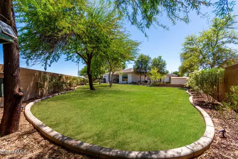 Exterior - 1096 E Lodgepole Dr, Gilbert, AZ 85298 photo 12 of 18