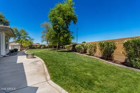 Exterior - 1096 E Lodgepole Dr, Gilbert, AZ 85298 photo 4 of 18