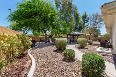 Exterior - 1096 E Lodgepole Dr, Gilbert, AZ 85298 photo 5 of 18