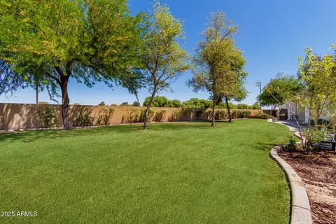 Exterior - 1096 E Lodgepole Dr, Gilbert, AZ 85298 photo 11 of 18
