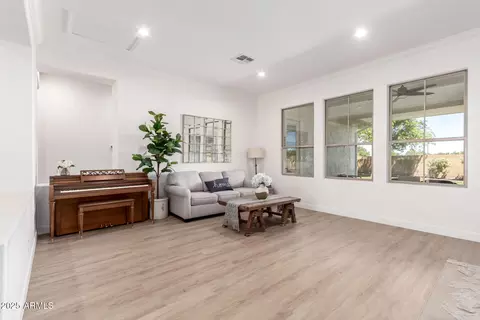 Living - 1096 E Lodgepole Dr, Gilbert, AZ 85298 photo 1 of 4