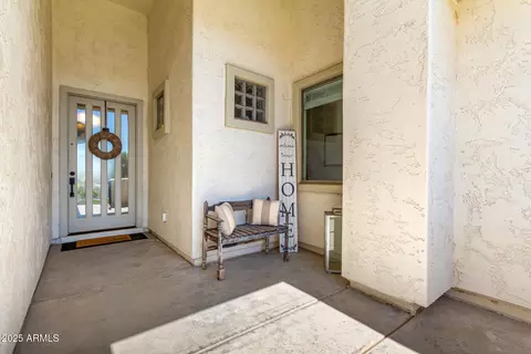 Exterior - 1096 E Lodgepole Dr, Gilbert, AZ 85298 photo 3 of 18