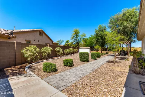 Exterior - 1096 E Lodgepole Dr, Gilbert, AZ 85298 photo 16 of 18
