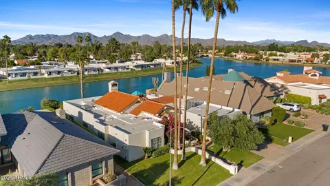 8210 E Del Cadena Dr, Scottsdale, AZ 85258