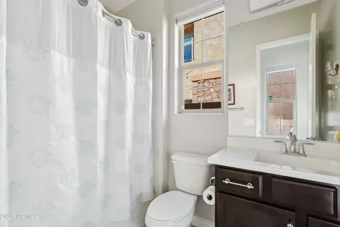 Bath - 4535 E Navigator Ln, Phoenix, AZ 85050 photo 3 of 3