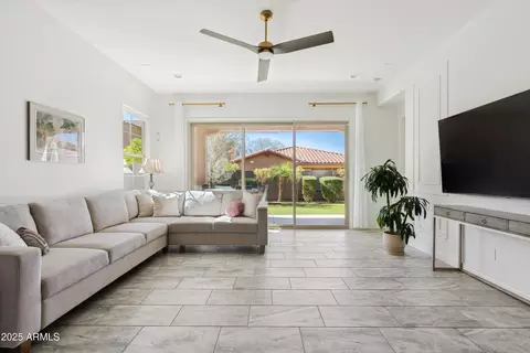 Living - 4535 E Navigator Ln, Phoenix, AZ 85050 photo 1 of 1