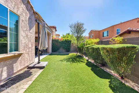 Exterior - 4535 E Navigator Ln, Phoenix, AZ 85050 photo 5 of 9