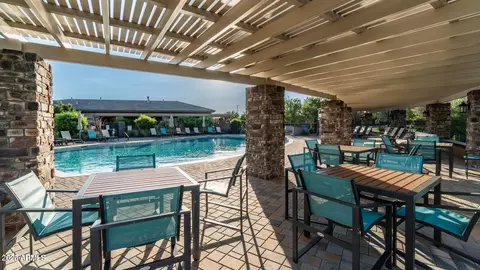 View/Area - 4535 E Navigator Ln, Phoenix, AZ 85050 photo 2 of 10