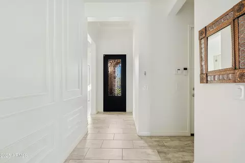 Entry Way - 4535 E Navigator Ln, Phoenix, AZ 85050 photo 2 of 5