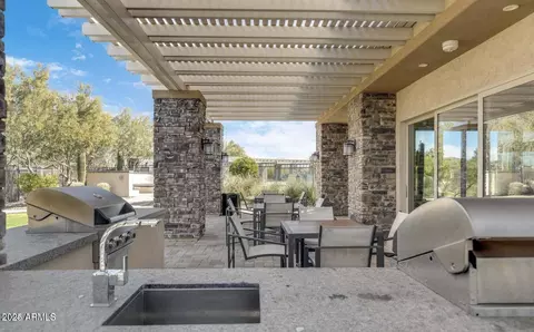 View/Area - 4535 E Navigator Ln, Phoenix, AZ 85050 photo 3 of 10