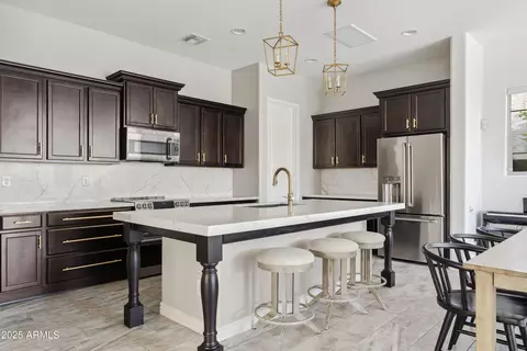 Kitchen - 4535 E Navigator Ln, Phoenix, AZ 85050 photo 1 of 4
