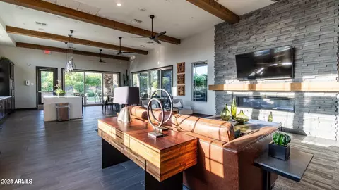 View/Area - 4535 E Navigator Ln, Phoenix, AZ 85050 photo 5 of 10