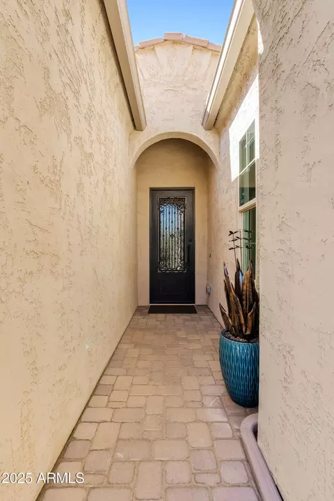 Entry Way - 4535 E Navigator Ln, Phoenix, AZ 85050 photo 1 of 5