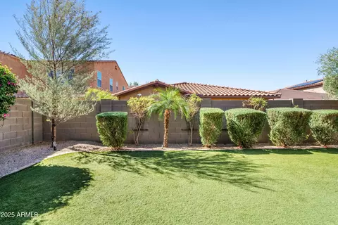 Exterior - 4535 E Navigator Ln, Phoenix, AZ 85050 photo 3 of 9