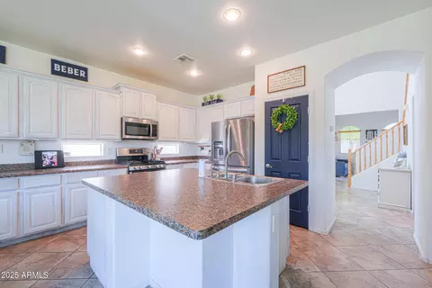 Kitchen - 3788 E Sexton St, Gilbert, AZ 85295 photo 2 of 4