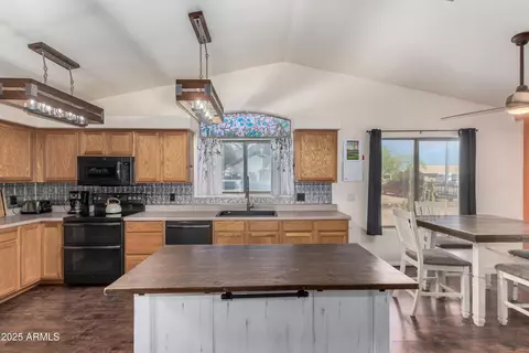 Kitchen - 38018 N 23rd Ave, Phoenix, AZ 85086 photo 2 of 3