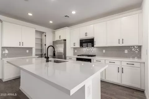 4034 W Nora Dr, San Tan Valley, AZ 85142