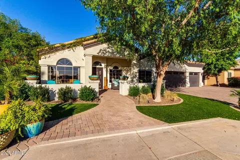 Exterior - 2139 S Granite St, Gilbert, AZ 85295 photo 9 of 33