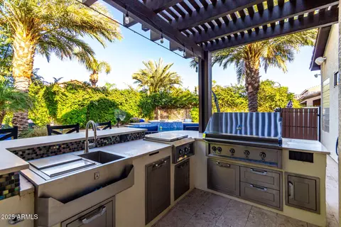 Kitchen - 2139 S Granite St, Gilbert, AZ 85295 photo 7 of 7
