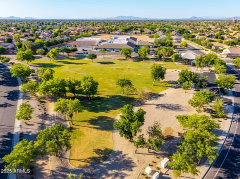 View/Area - 2139 S Granite St, Gilbert, AZ 85295 photo 3 of 4
