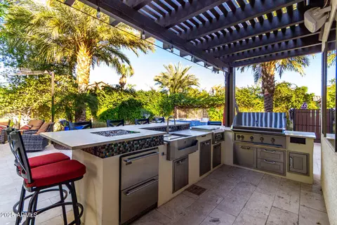 Kitchen - 2139 S Granite St, Gilbert, AZ 85295 photo 6 of 7