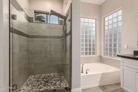 Bath - 2139 S Granite St, Gilbert, AZ 85295 photo 4 of 6