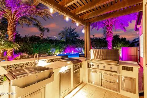 Kitchen - 2139 S Granite St, Gilbert, AZ 85295 photo 5 of 7