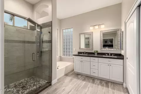 Bath - 2139 S Granite St, Gilbert, AZ 85295 photo 1 of 6