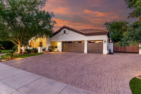 Exterior - 2139 S Granite St, Gilbert, AZ 85295 photo 5 of 33