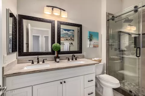 Bath - 2139 S Granite St, Gilbert, AZ 85295 photo 5 of 6