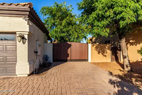 Exterior - 2139 S Granite St, Gilbert, AZ 85295 photo 10 of 33