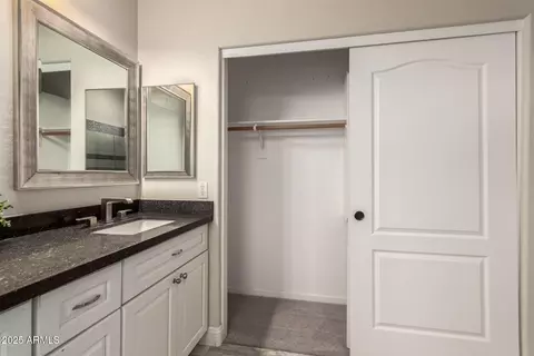 Bath - 2139 S Granite St, Gilbert, AZ 85295 photo 3 of 6